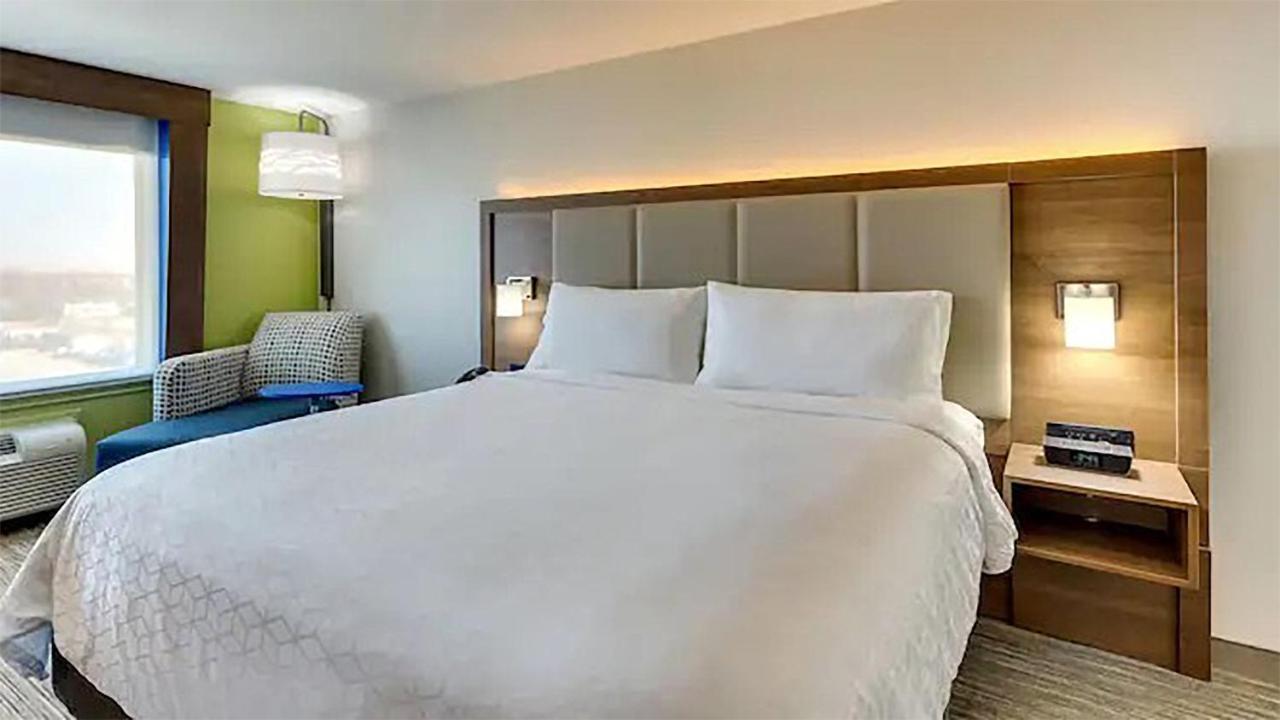 Holiday Inn Express Hotel & Suites Woodland Hills By Ihg Los Angeles Buitenkant foto