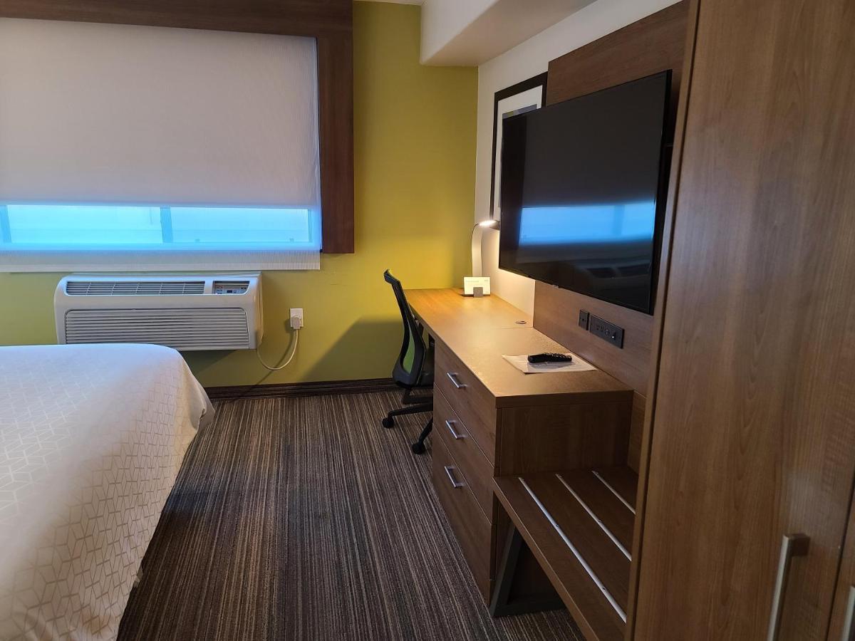 Holiday Inn Express Hotel & Suites Woodland Hills By Ihg Los Angeles Buitenkant foto