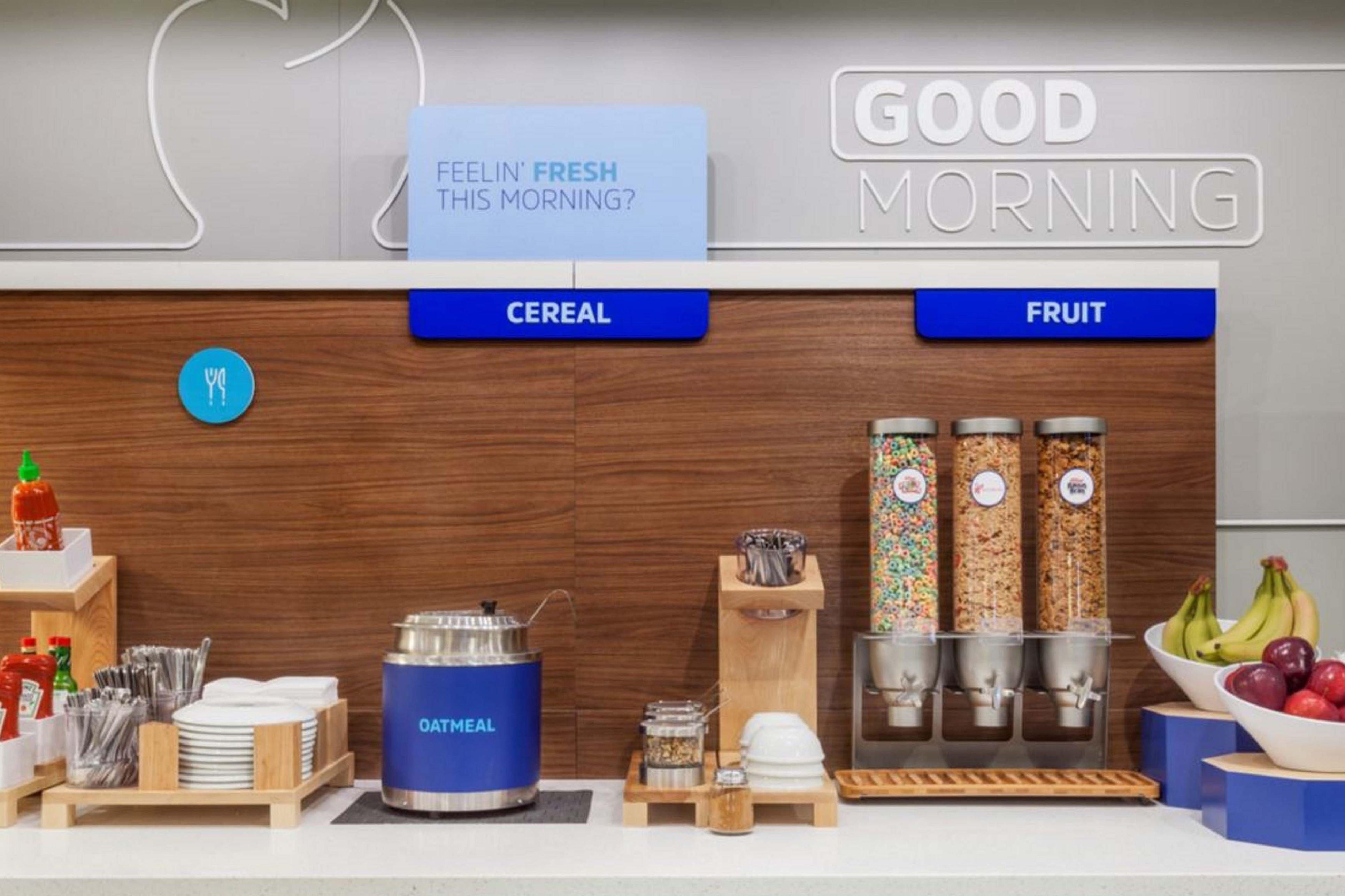 Holiday Inn Express Hotel & Suites Woodland Hills By Ihg Los Angeles Buitenkant foto