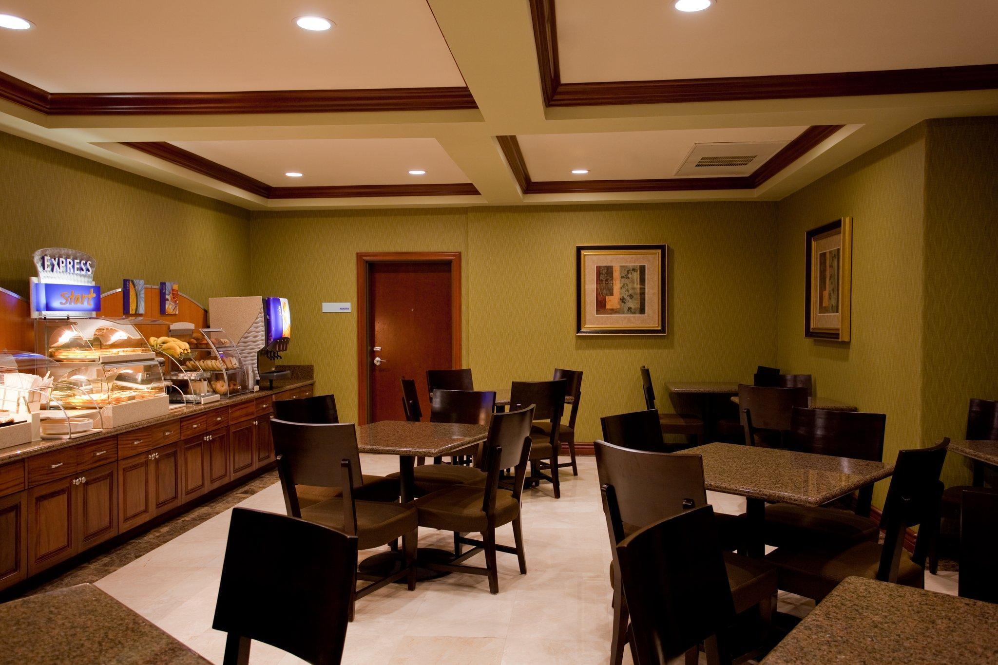 Holiday Inn Express Hotel & Suites Woodland Hills By Ihg Los Angeles Buitenkant foto