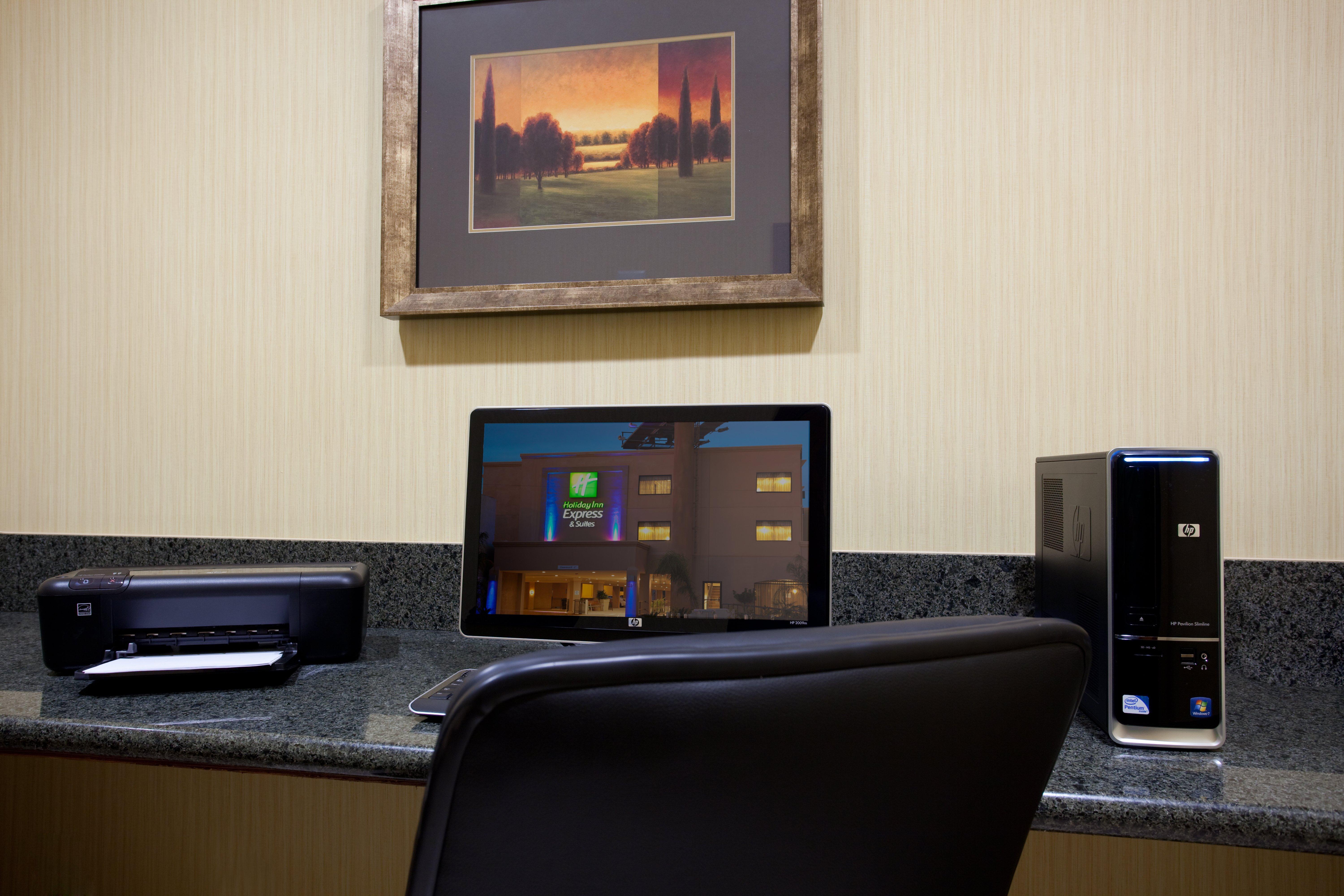 Holiday Inn Express Hotel & Suites Woodland Hills By Ihg Los Angeles Buitenkant foto