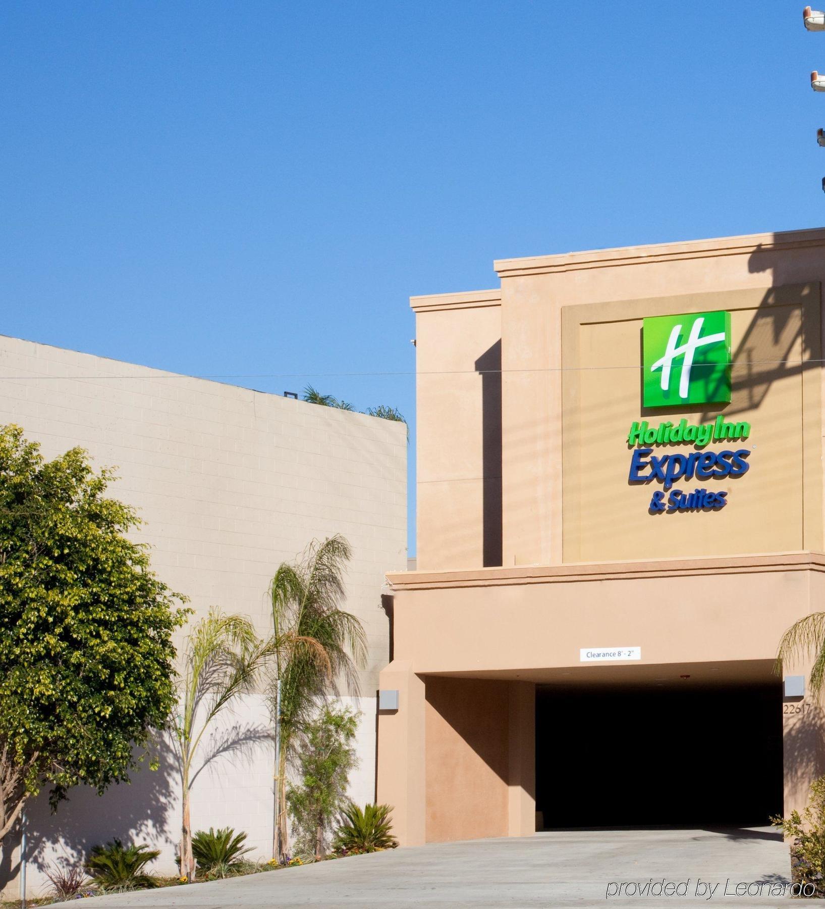 Holiday Inn Express Hotel & Suites Woodland Hills By Ihg Los Angeles Buitenkant foto