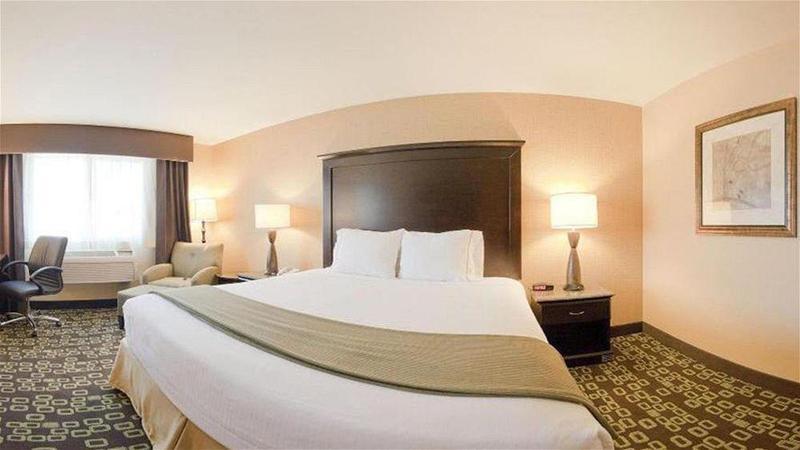 Holiday Inn Express Hotel & Suites Woodland Hills By Ihg Los Angeles Buitenkant foto