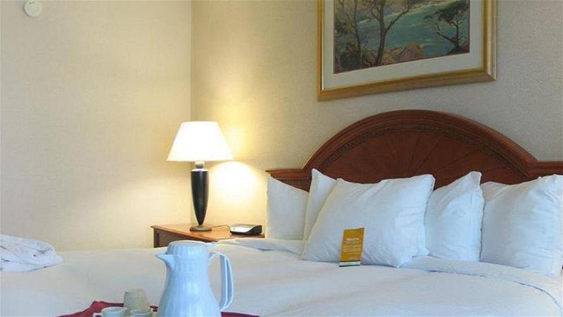 Holiday Inn Express Hotel & Suites Woodland Hills By Ihg Los Angeles Buitenkant foto