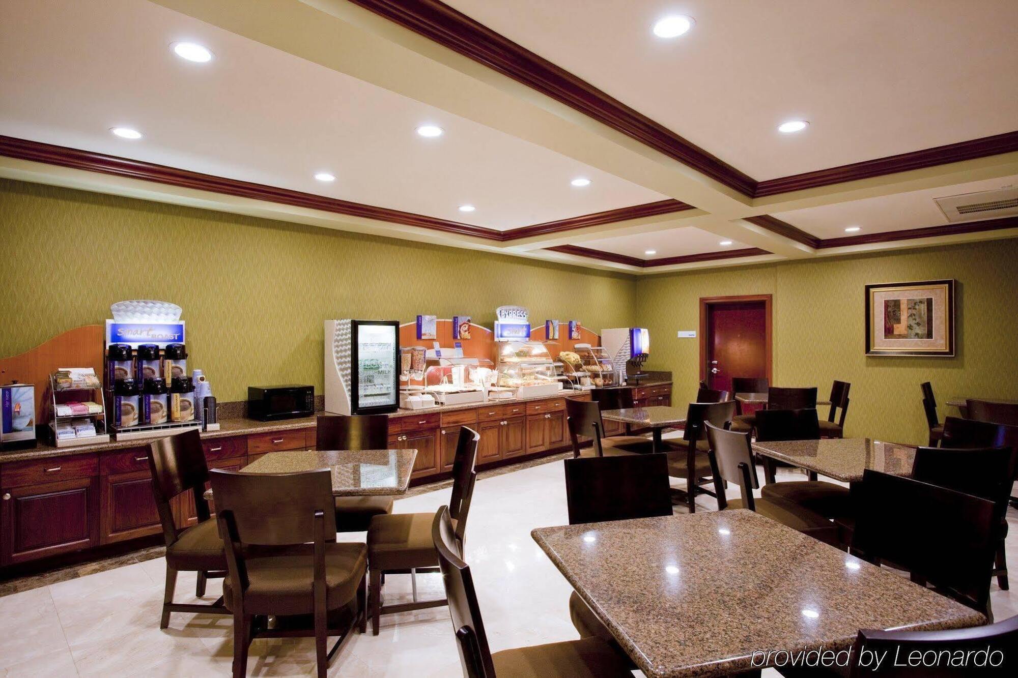 Holiday Inn Express Hotel & Suites Woodland Hills By Ihg Los Angeles Buitenkant foto