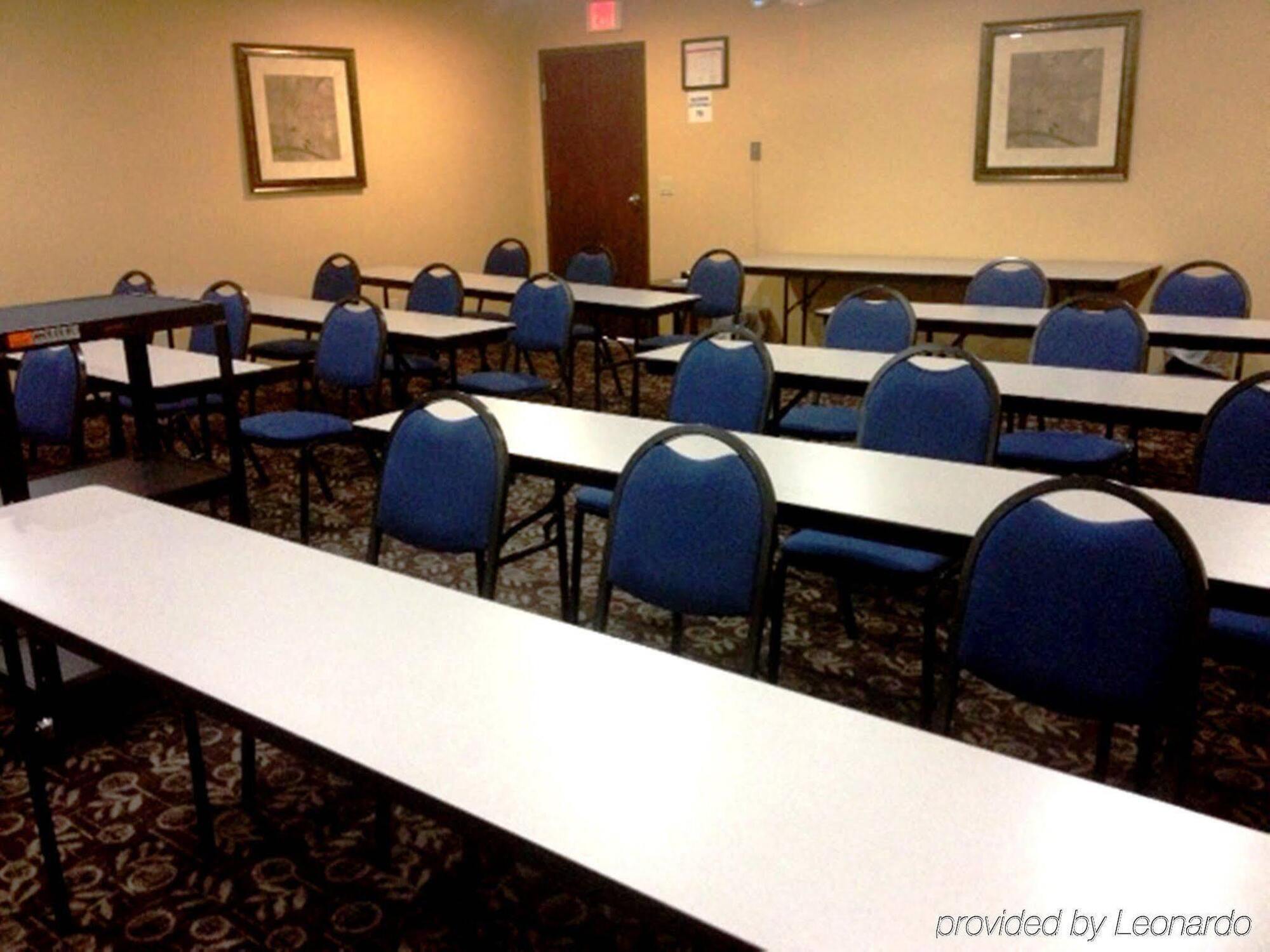 Holiday Inn Express Hotel & Suites Woodland Hills By Ihg Los Angeles Buitenkant foto